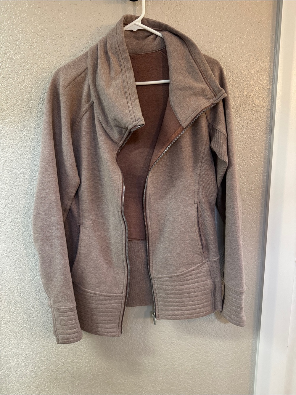 lululemon athletica Women's Zip-Up Jacket in Taupe